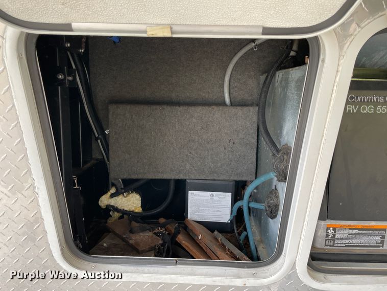 image for item IR9806 2010 Raptor 3912  toy hauler camper