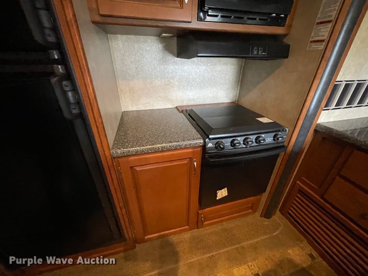 image for item IR9806 2010 Raptor 3912  toy hauler camper