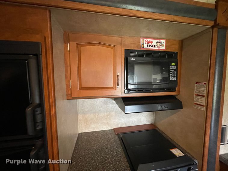 image for item IR9806 2010 Raptor 3912  toy hauler camper