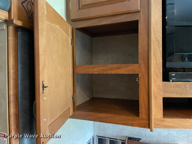 image for item IR9806 2010 Raptor 3912  toy hauler camper