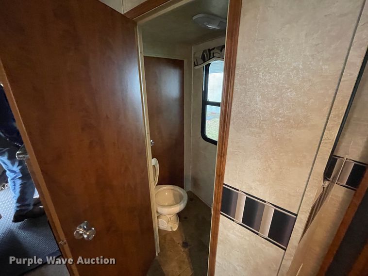 image for item IR9806 2010 Raptor 3912  toy hauler camper