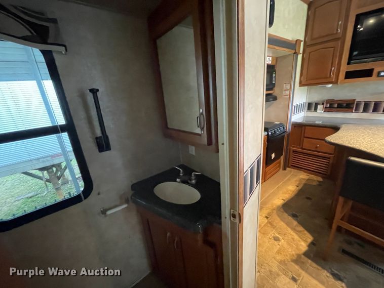 image for item IR9806 2010 Raptor 3912  toy hauler camper