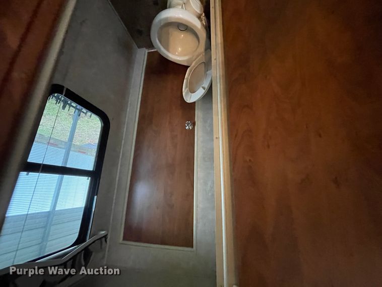 image for item IR9806 2010 Raptor 3912  toy hauler camper