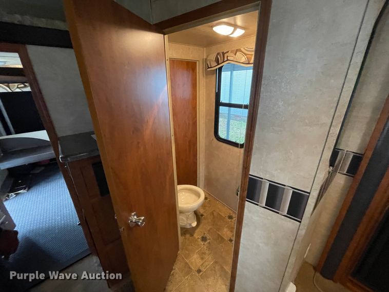 image for item IR9806 2010 Raptor 3912  toy hauler camper