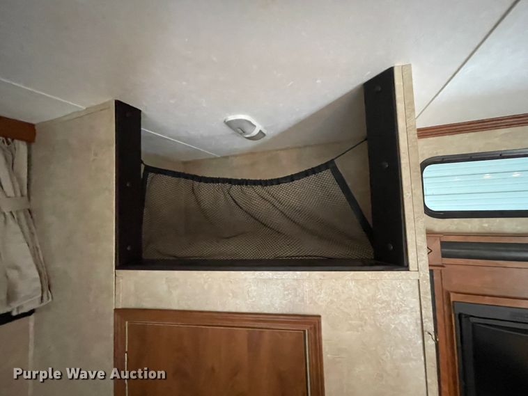 image for item IR9806 2010 Raptor 3912  toy hauler camper