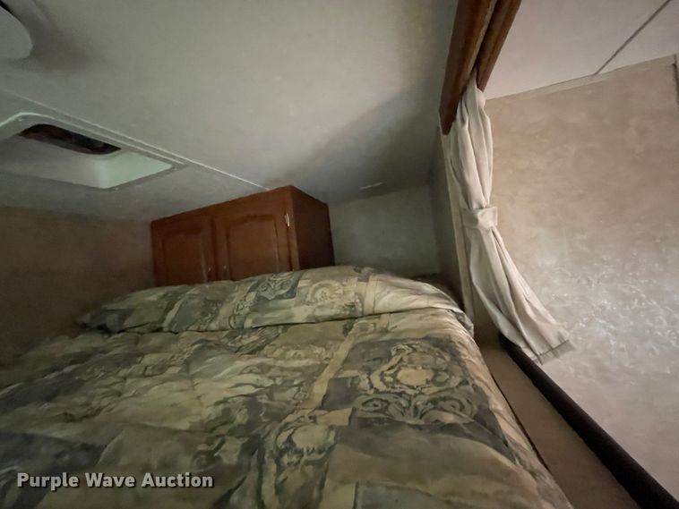 image for item IR9806 2010 Raptor 3912  toy hauler camper