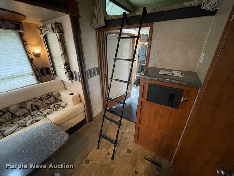 image for item IR9806 2010 Raptor 3912  toy hauler camper