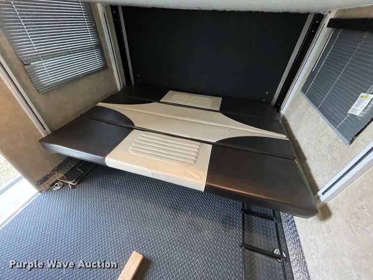 image for item IR9806 2010 Raptor 3912  toy hauler camper