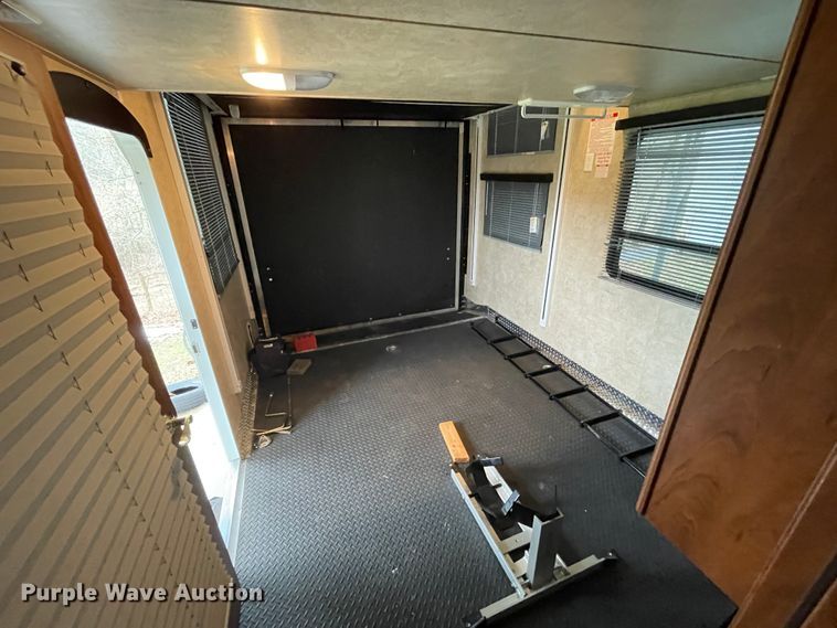 image for item IR9806 2010 Raptor 3912  toy hauler camper