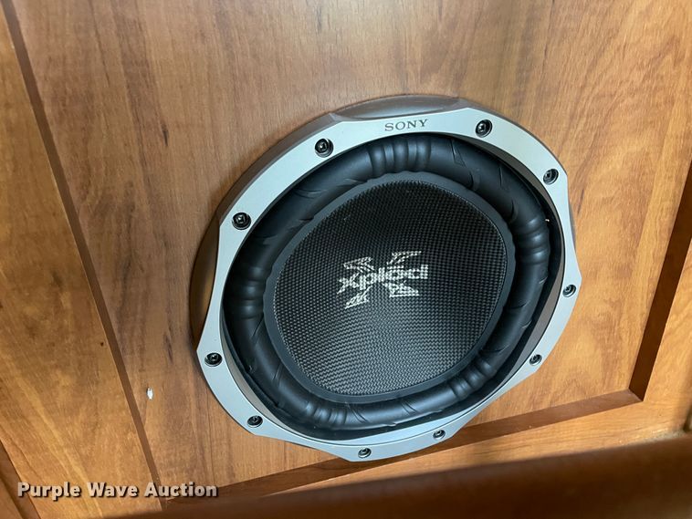 image for item IR9806 2010 Raptor 3912  toy hauler camper