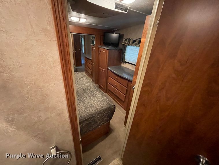 image for item IR9806 2010 Raptor 3912  toy hauler camper