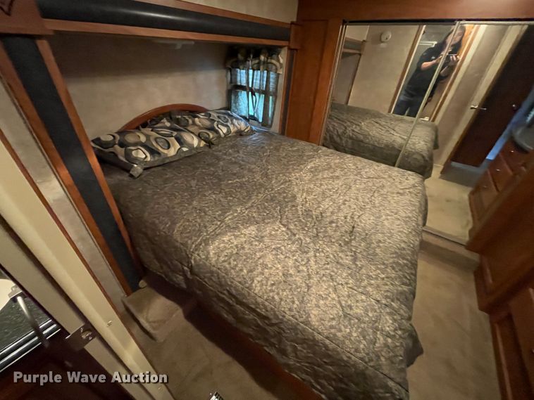 image for item IR9806 2010 Raptor 3912  toy hauler camper