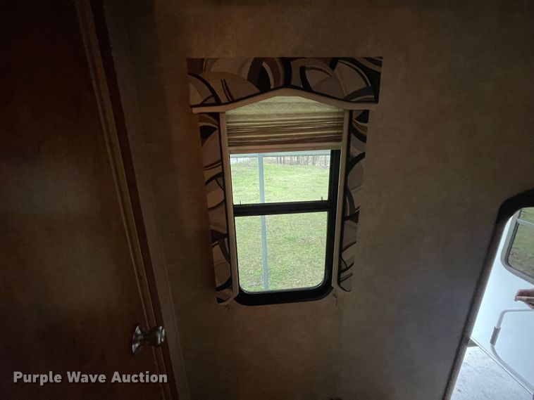 image for item IR9806 2010 Raptor 3912  toy hauler camper