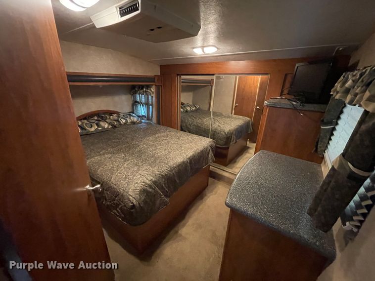 image for item IR9806 2010 Raptor 3912  toy hauler camper