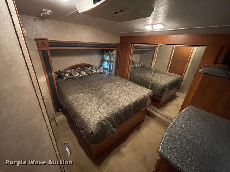 image for item IR9806 2010 Raptor 3912  toy hauler camper