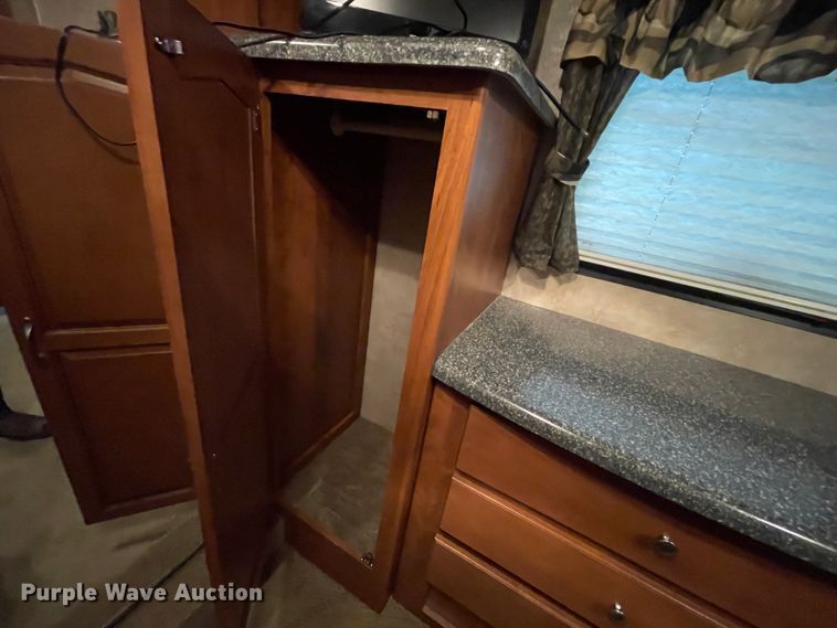 image for item IR9806 2010 Raptor 3912  toy hauler camper