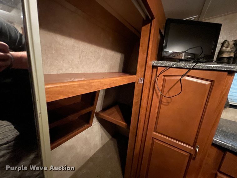 image for item IR9806 2010 Raptor 3912  toy hauler camper