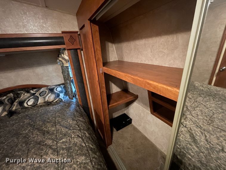 image for item IR9806 2010 Raptor 3912  toy hauler camper