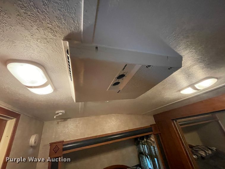 image for item IR9806 2010 Raptor 3912  toy hauler camper