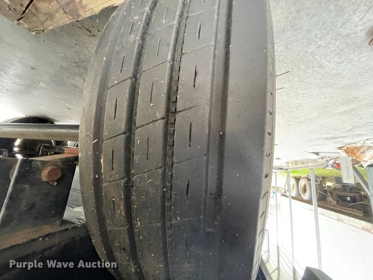 image for item IR9806 2010 Raptor 3912  toy hauler camper