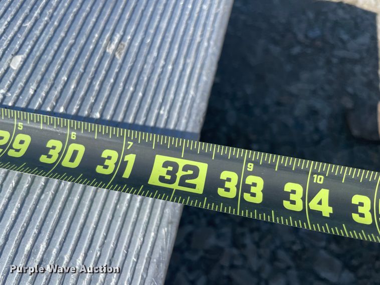 image for item IR9807 2011 Ford F450 Super Duty  service truck