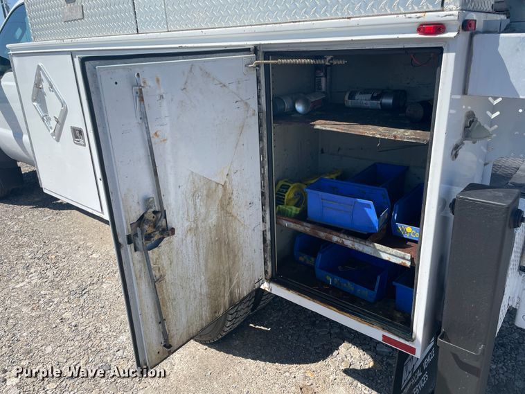 image for item IR9807 2011 Ford F450 Super Duty  service truck