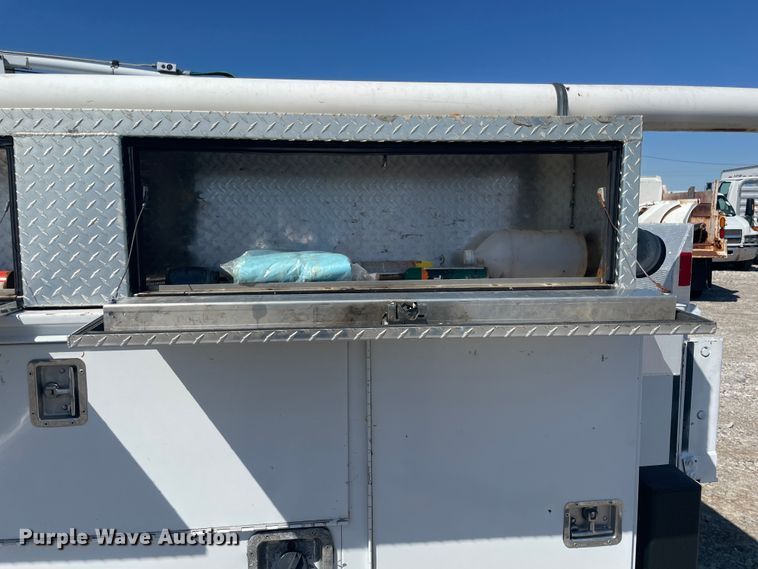 image for item IR9807 2011 Ford F450 Super Duty  service truck