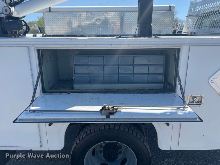 image for item IR9807 2011 Ford F450 Super Duty  service truck