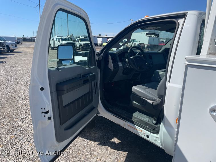 image for item IR9807 2011 Ford F450 Super Duty  service truck