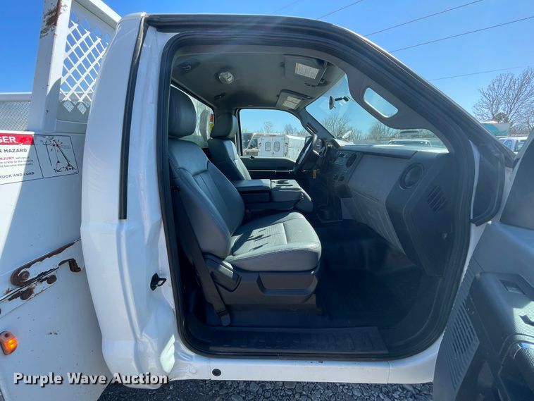 image for item IR9807 2011 Ford F450 Super Duty  service truck