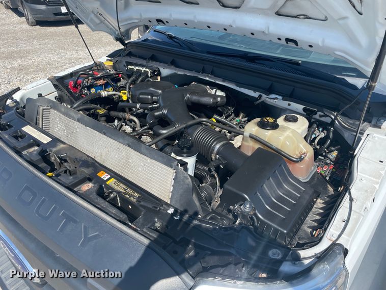 image for item IR9807 2011 Ford F450 Super Duty  service truck