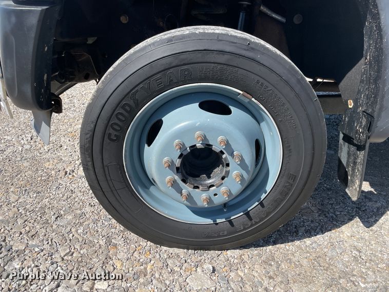 image for item IR9807 2011 Ford F450 Super Duty  service truck