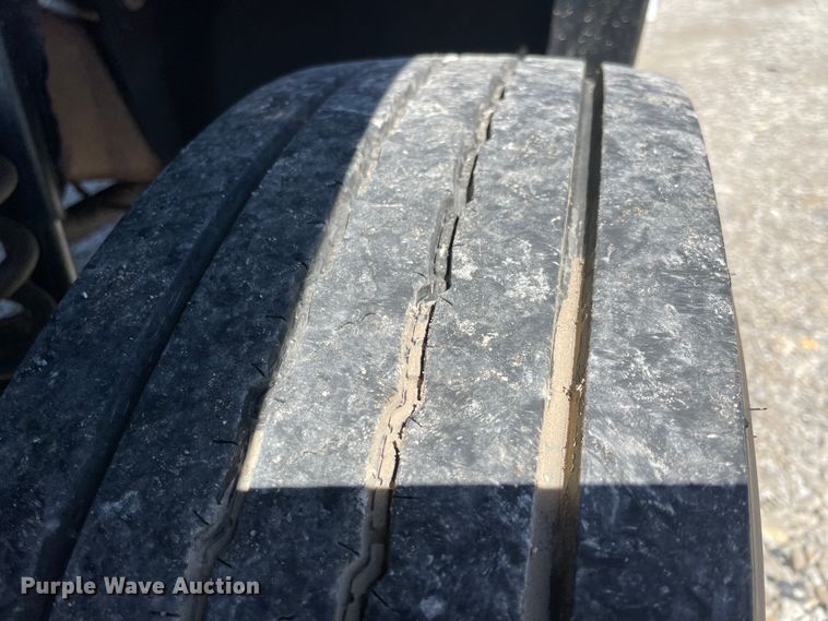 image for item IR9807 2011 Ford F450 Super Duty  service truck