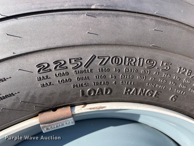 image for item IR9807 2011 Ford F450 Super Duty  service truck