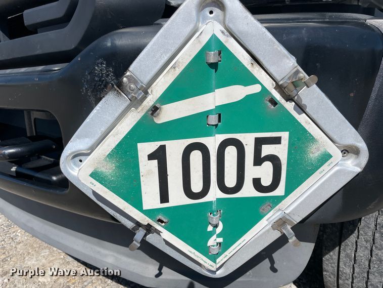 image for item IR9807 2011 Ford F450 Super Duty  service truck