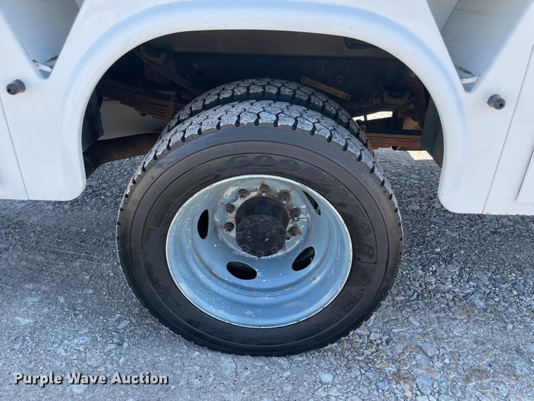 image for item IR9807 2011 Ford F450 Super Duty  service truck