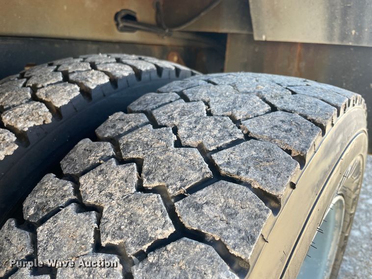 image for item IR9807 2011 Ford F450 Super Duty  service truck