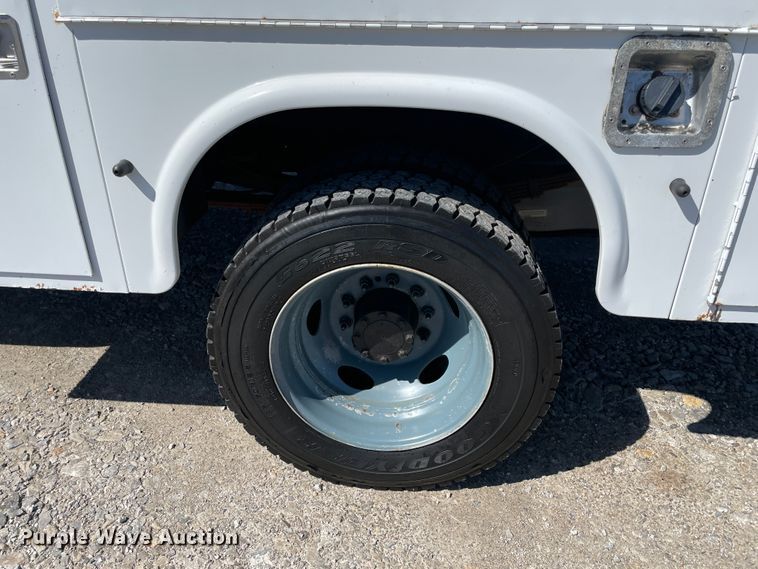 image for item IR9807 2011 Ford F450 Super Duty  service truck