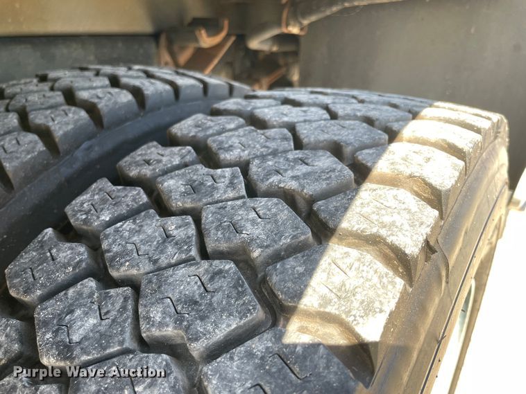 image for item IR9807 2011 Ford F450 Super Duty  service truck