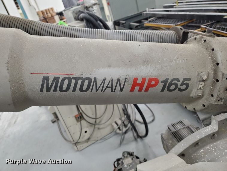 image for item IX9022 2004 Motoman HP165 six axis material handling robot