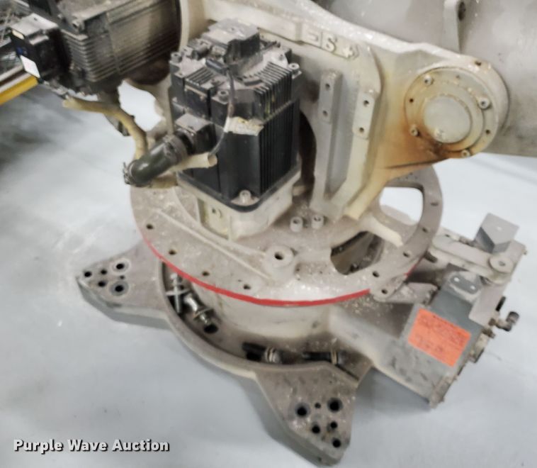 image for item IX9022 2004 Motoman HP165 six axis material handling robot