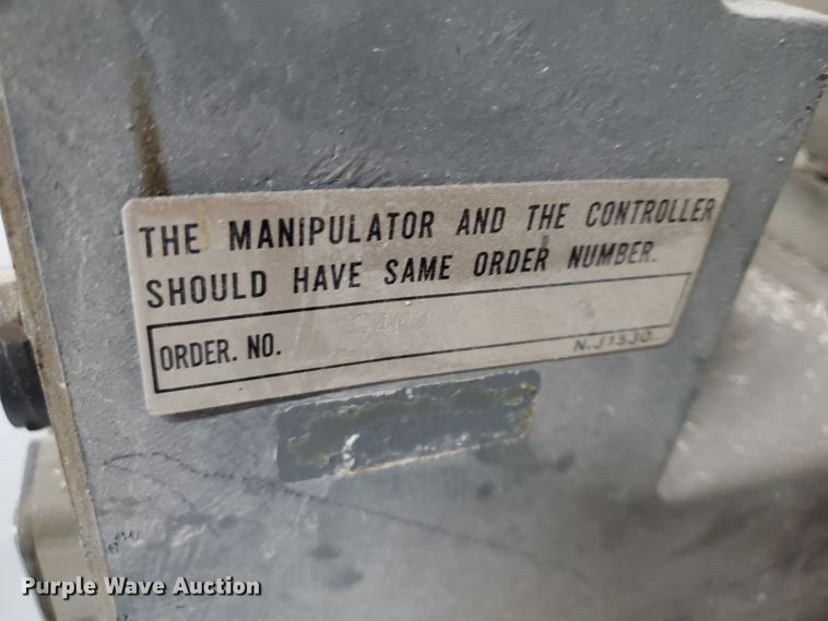 image for item IX9022 2004 Motoman HP165 six axis material handling robot