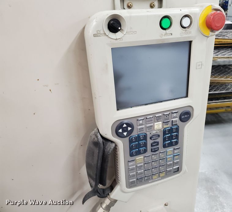 image for item IX9022 2004 Motoman HP165 six axis material handling robot