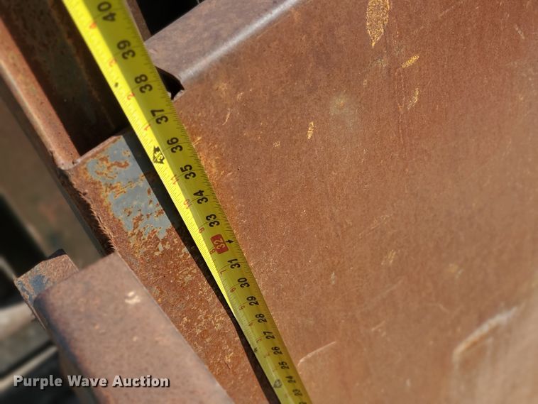 image for item IX9141 (2) roll-off beds