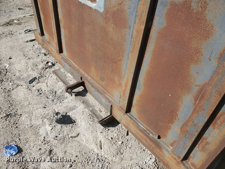 image for item IX9141 (2) roll-off beds