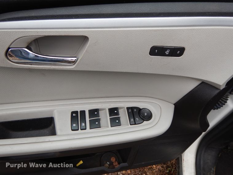 image for item IX9367 2012 Chevrolet Traverse LTZ  SUV