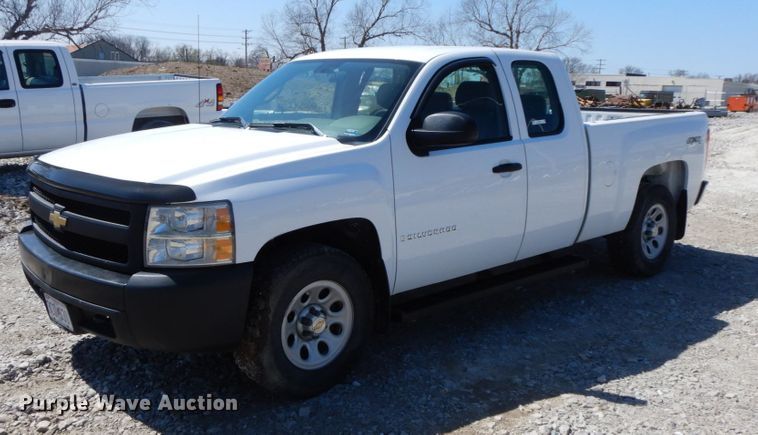 image for item IX9441 2008 Chevrolet Silverado 1500  Ext. Cab pickup truck
