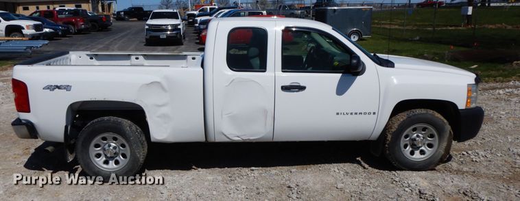 image for item IX9441 2008 Chevrolet Silverado 1500  Ext. Cab pickup truck