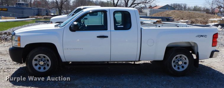 image for item IX9441 2008 Chevrolet Silverado 1500  Ext. Cab pickup truck