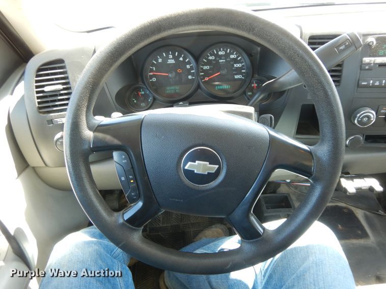 image for item IX9441 2008 Chevrolet Silverado 1500  Ext. Cab pickup truck